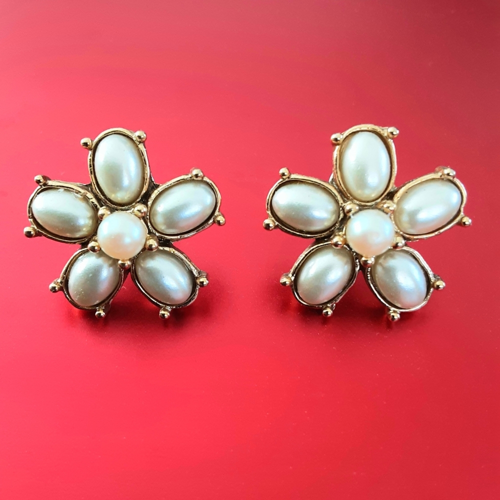 Elegant Faux Pearl Stud Earrings, Floral Arrangement, Gold Tone Setting